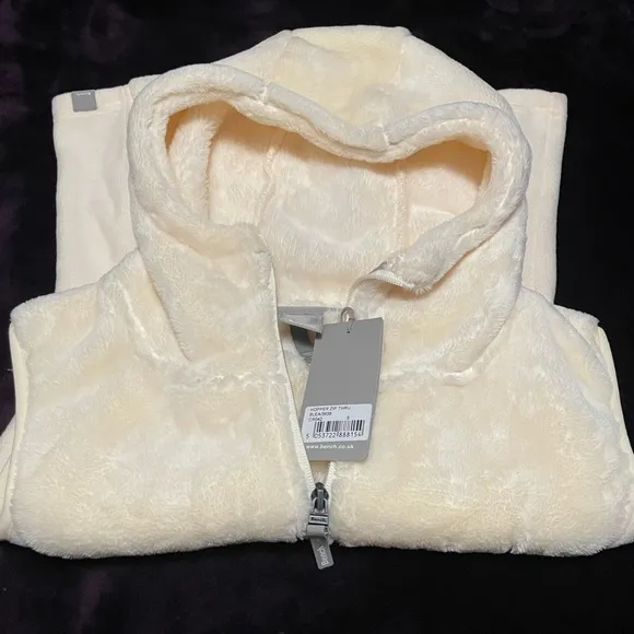 03BW.-  Hopper Zip Thru Vest. - Image 2