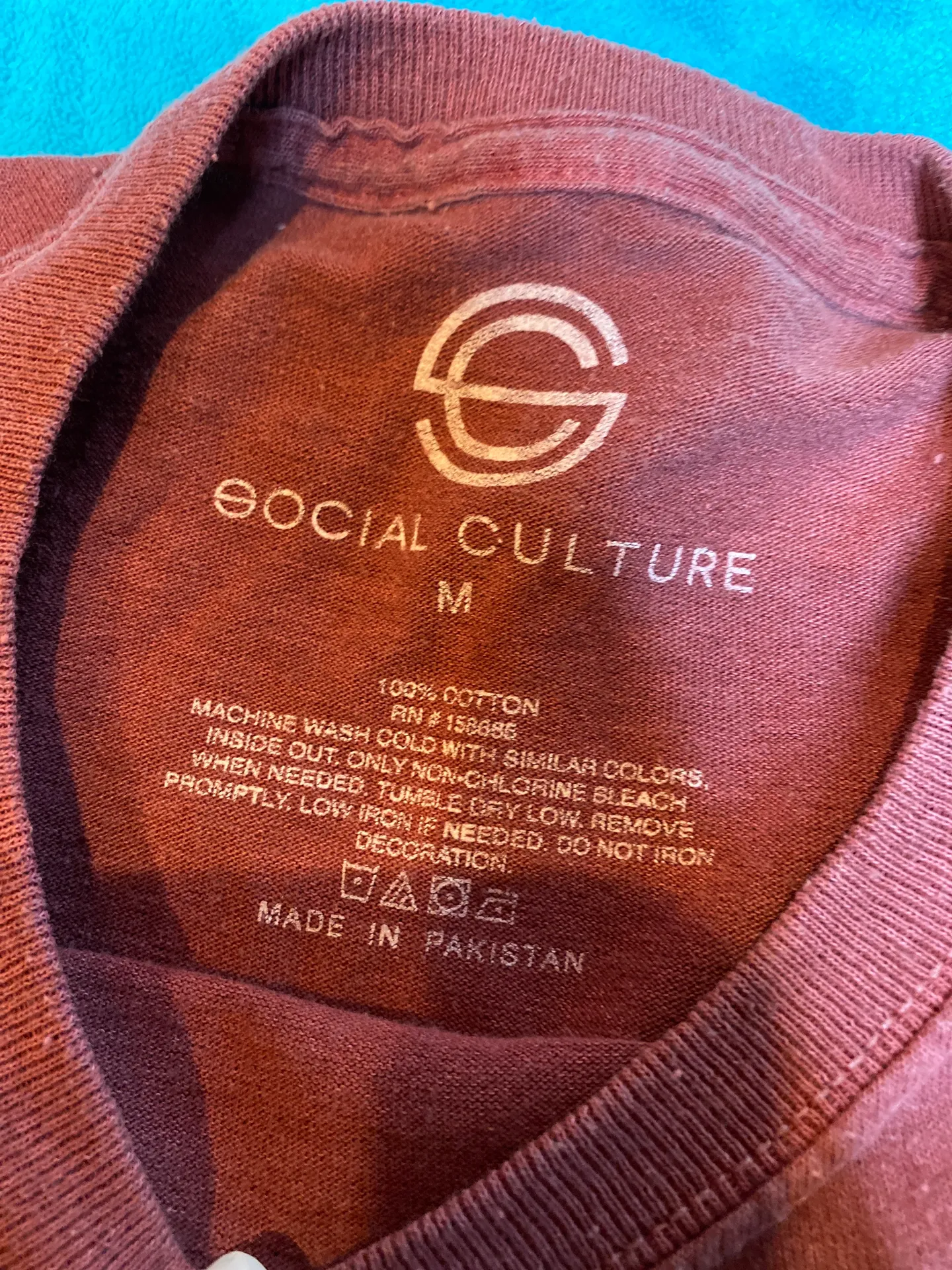 Western Graphic Tshirt Red Size M - Image 2