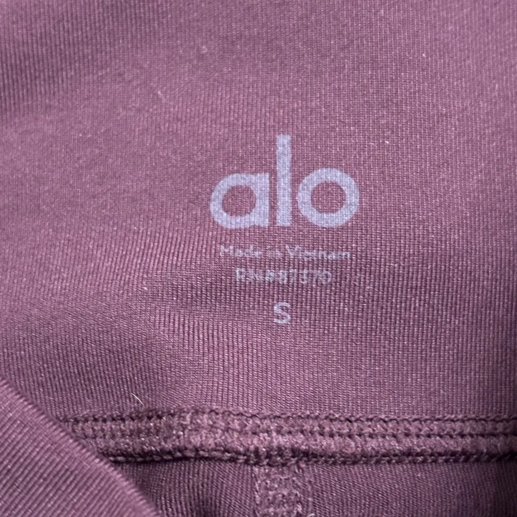 Alo moto leggings in maroon sz s - Image 4