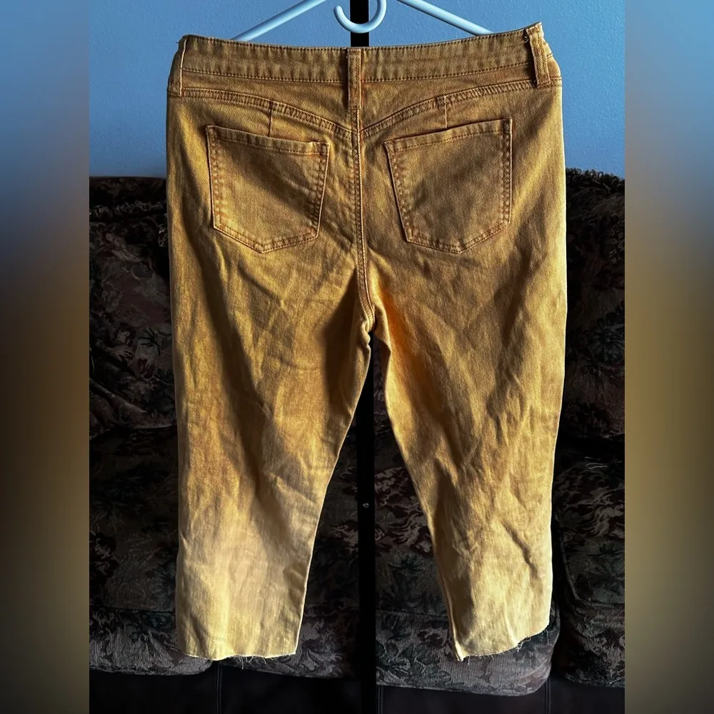 Celebrity pink size 11 mustard jeans - Image 5