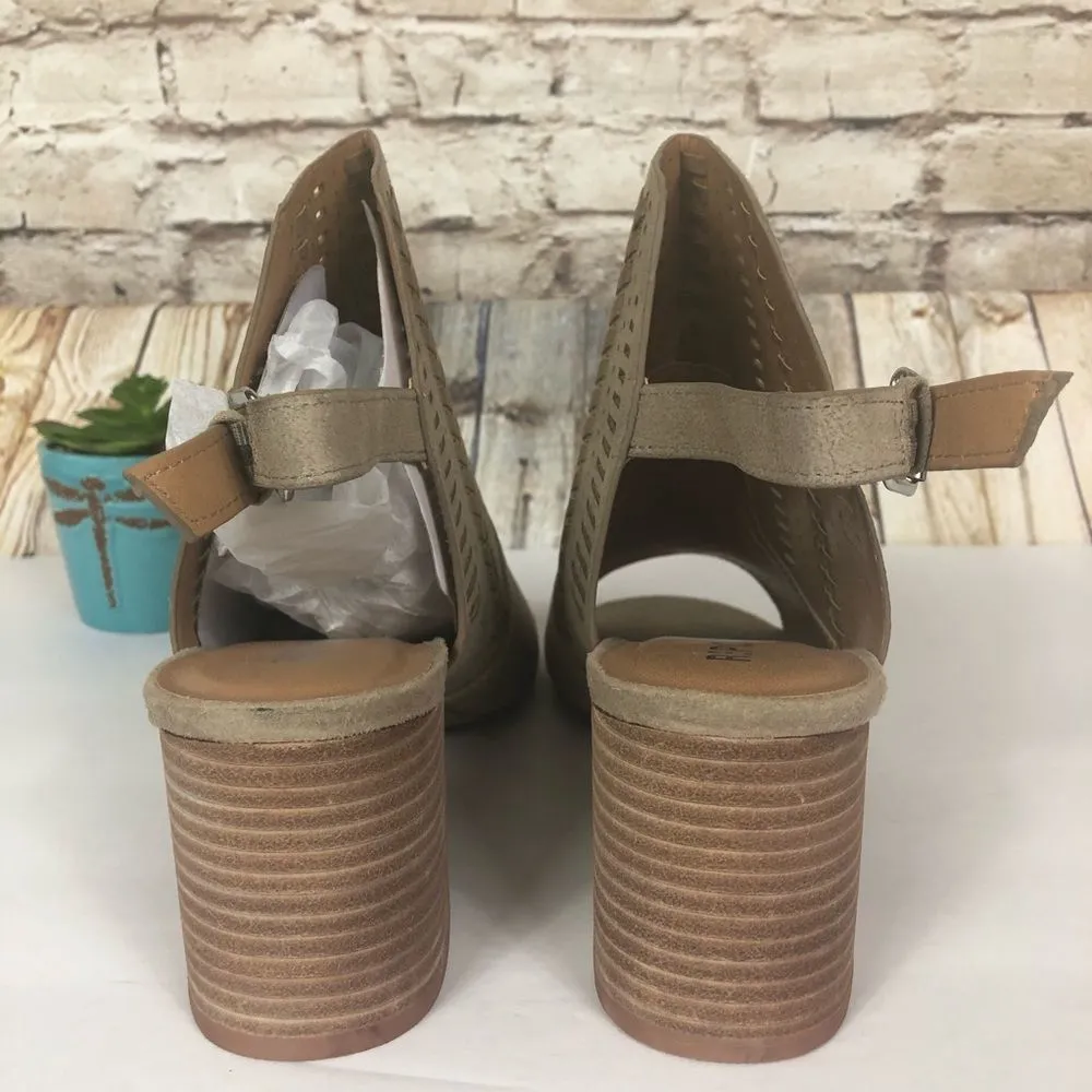 NEW Report Hanelli open toe ankle bootie taupe Size 10 - Image 3