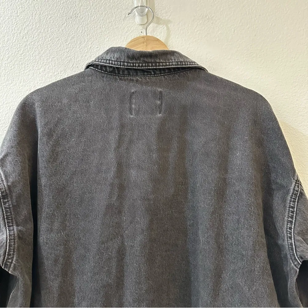 Zara Women's Long Sleeve Button Collared Raw Hem Denim Shacket Size XS Black - Image 6