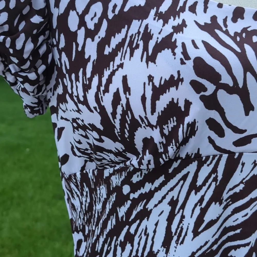 NWT Fresh of LA Animal Print Cap Sleeve Shirt White Size XL - Image 4