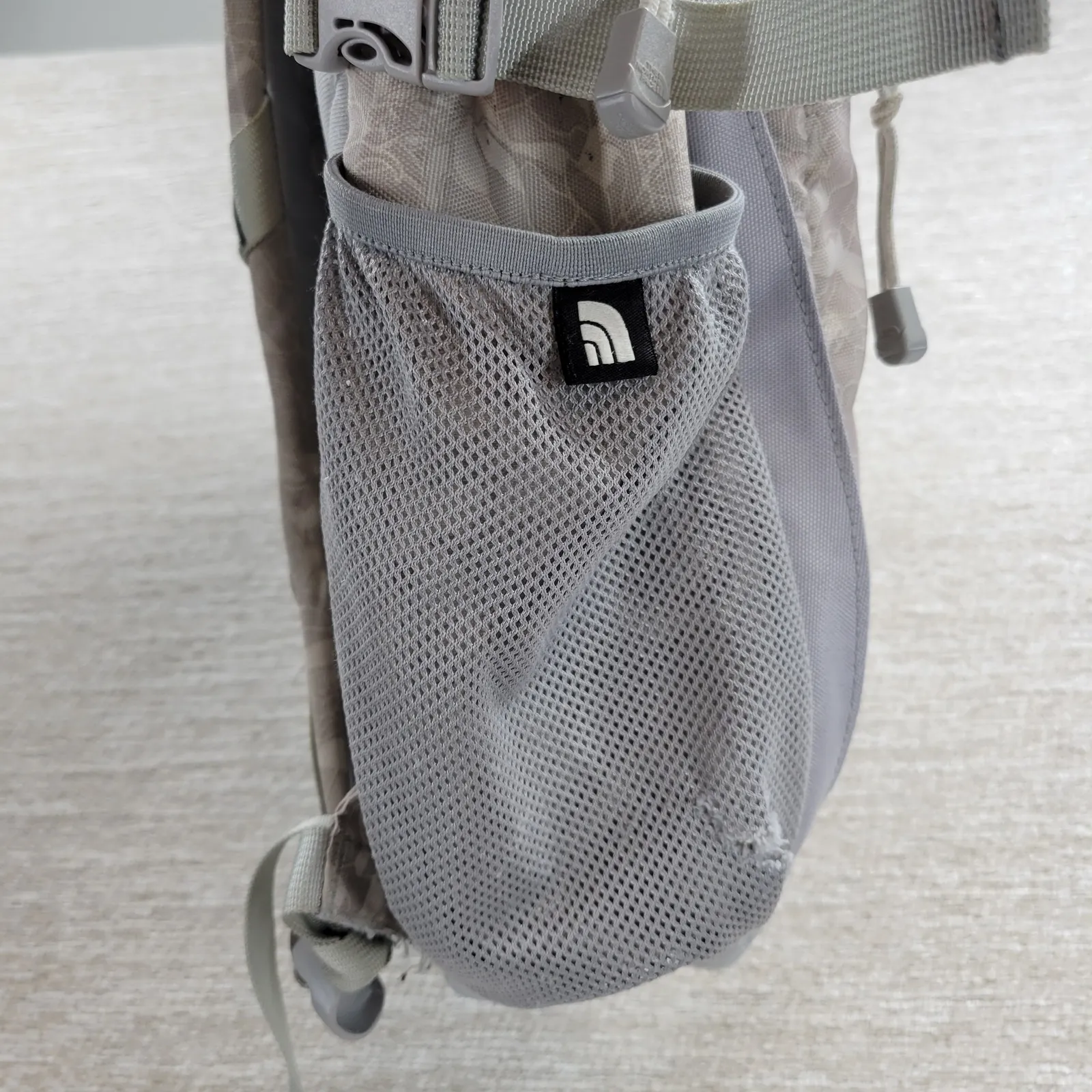 The North Face Wasatch Laptop Backpack Floral Print Beige Grey Daypack Hiking - Image 9