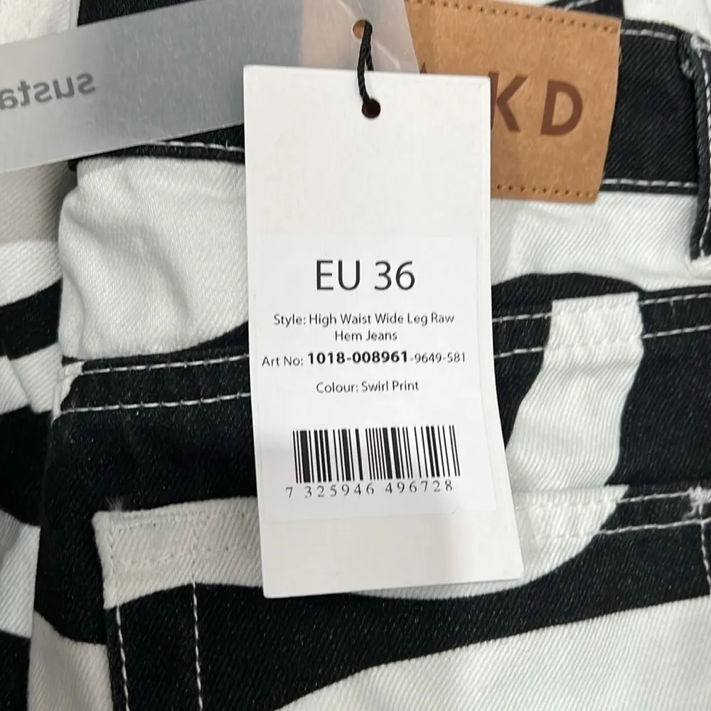 NA-KD high waist wide leg swirl pant jeans - Image 3