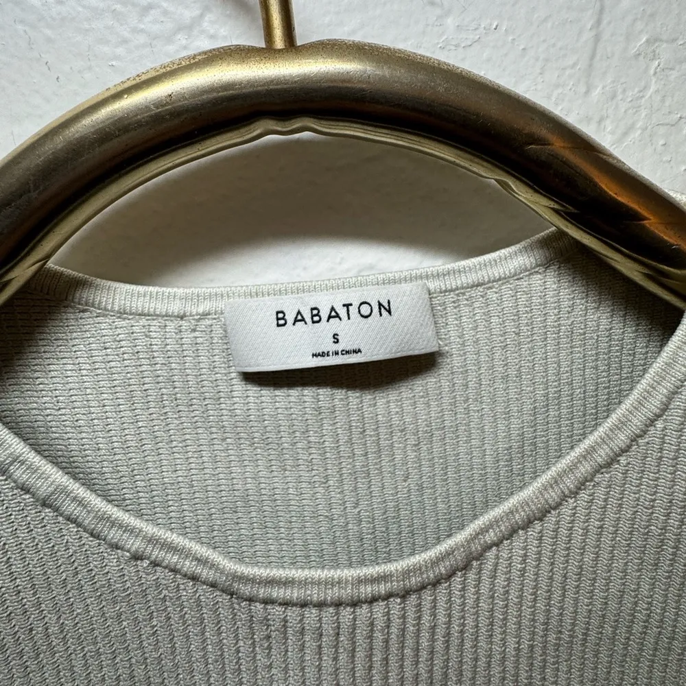 ARITZIA BABATON SCULPT KNIT MUSCLE TANK CROP TOP WHITE SMALL RIBBED EUC - Image 2