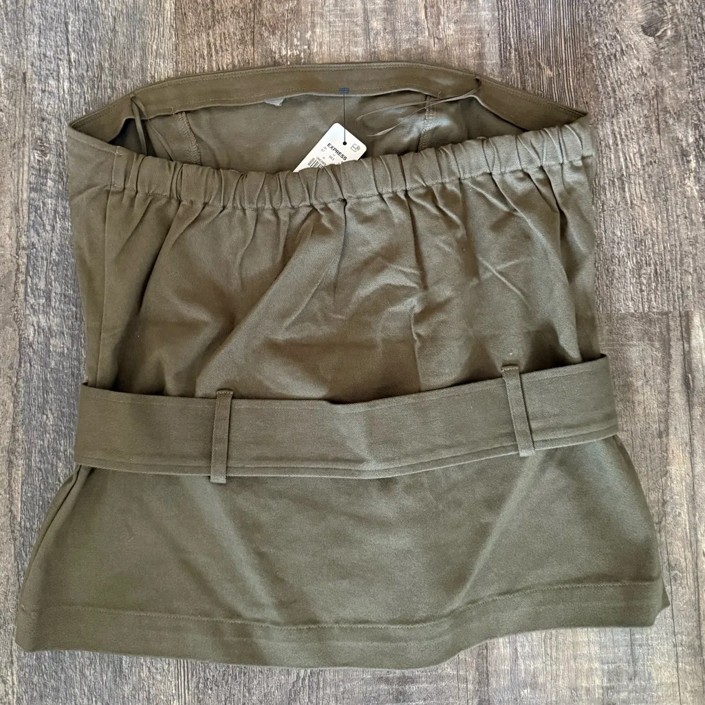 Express Strapless Pleated Buckle Top - Image 5