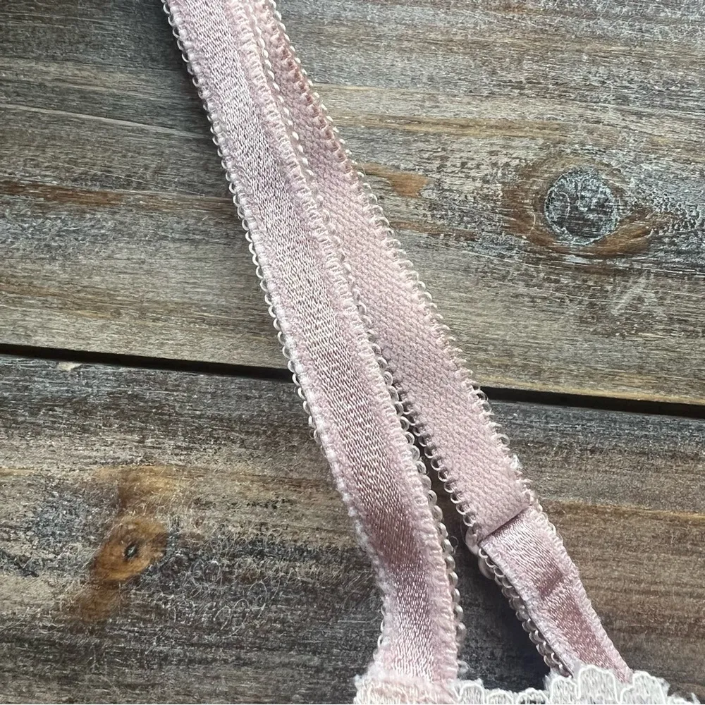 Victoria’s Secret Dream Angel Lined Demi Lace Trimmed Bra Size 32D - Image 4