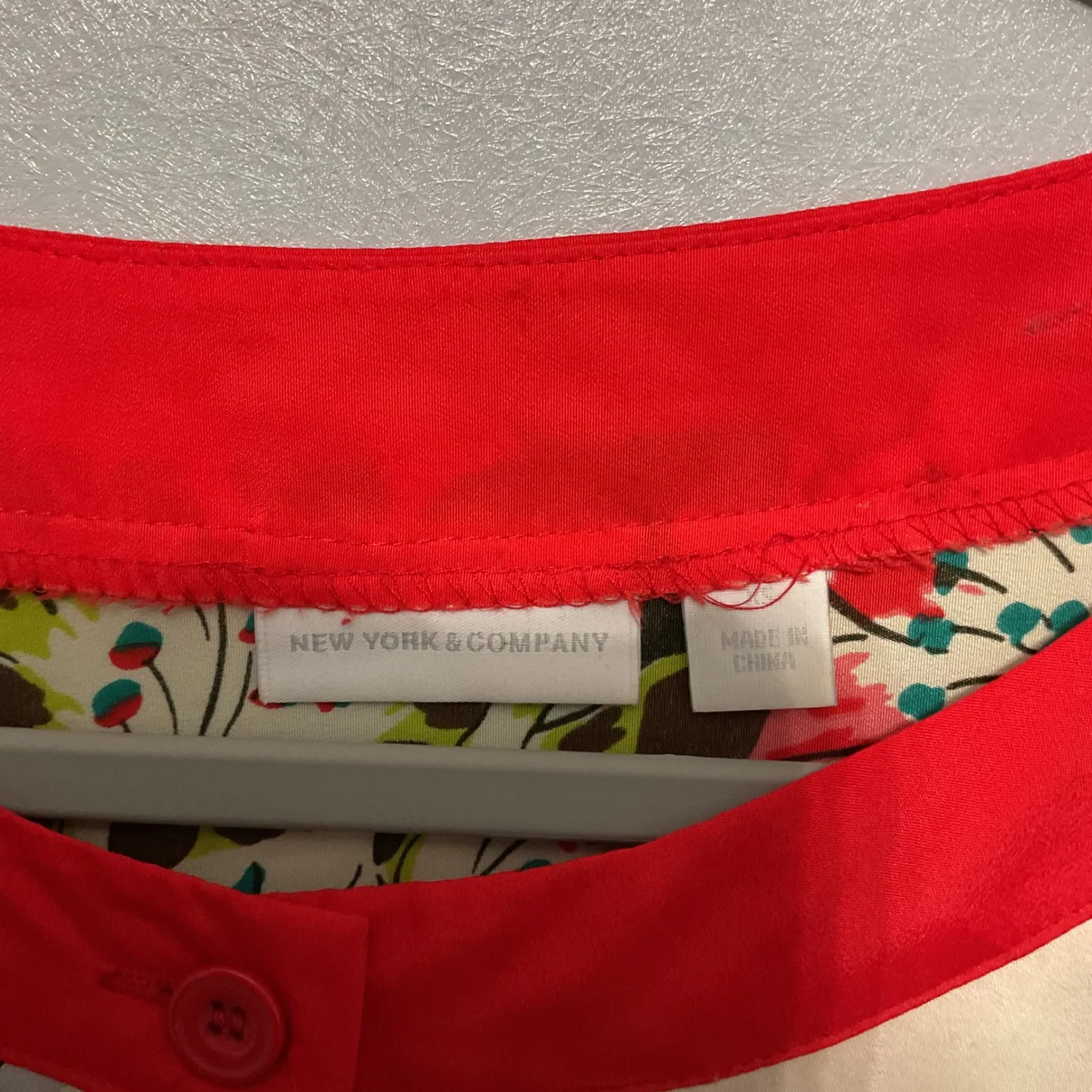 New York Company Floral Print Button Front Dress Womens XS Red Trim Green - Image 5