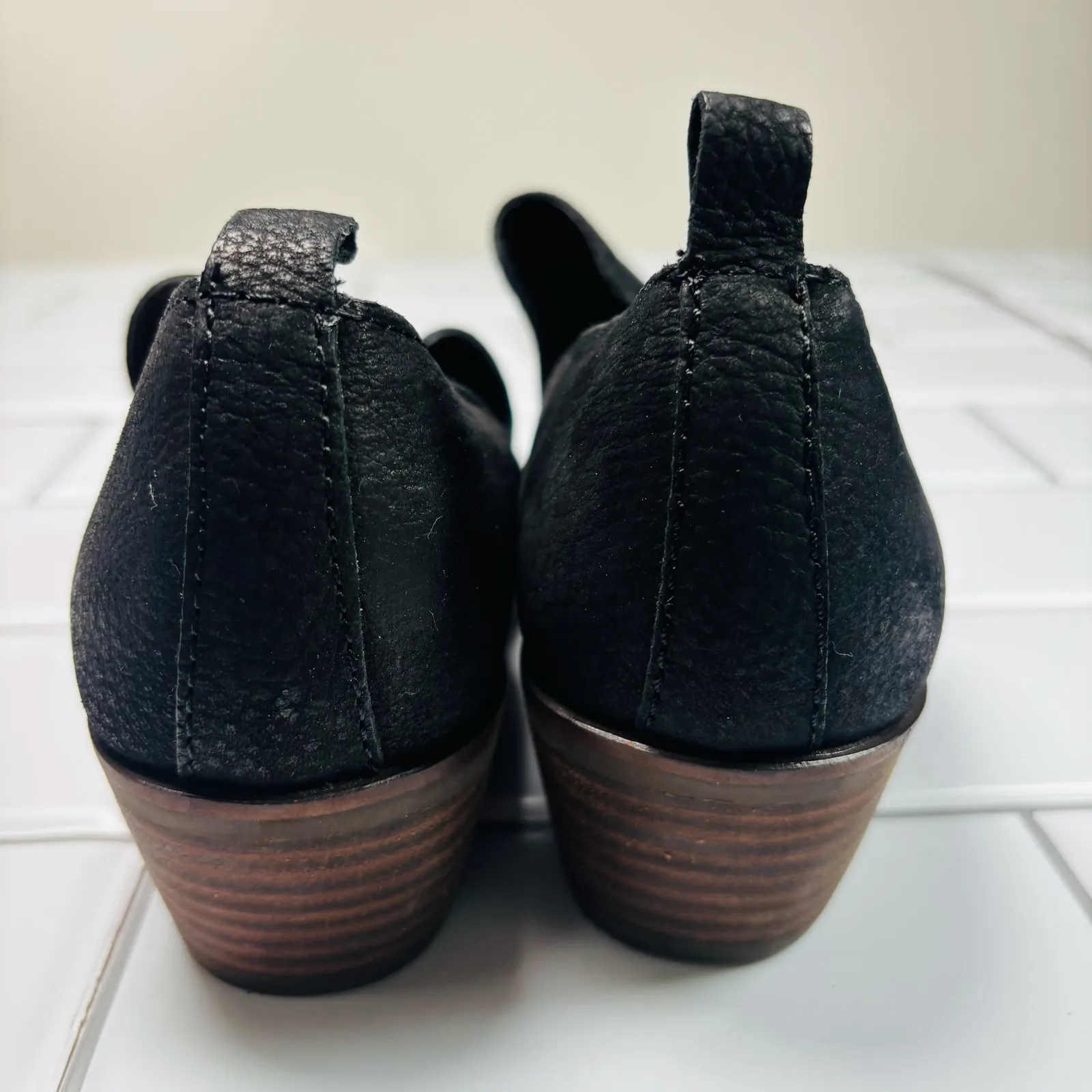 Women’s‎ Lucky Brand Black Leather Slip On Mahzan Flat size 7M - Image 5