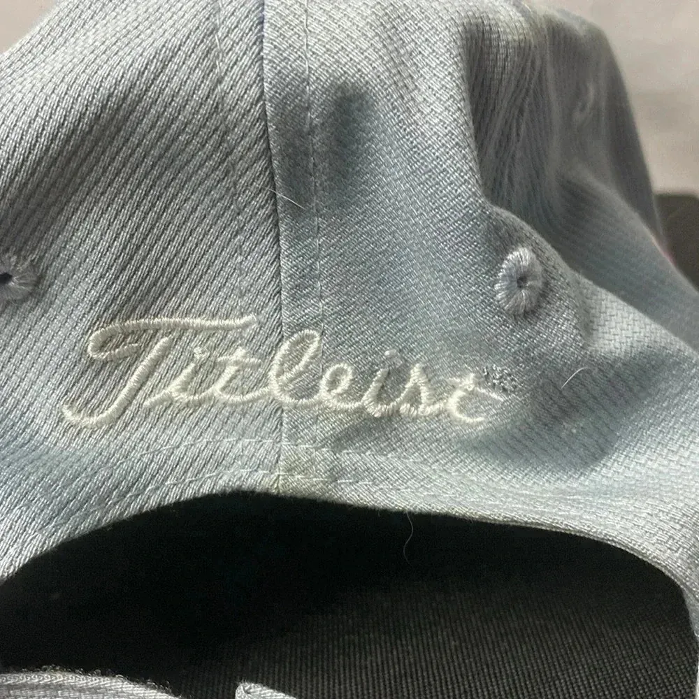 Titleist   WO ONE SIZE LIGHT  BLUE WITH BREAST CANCER EMBLEM HOOK LOOP CLOSURE - Image 7