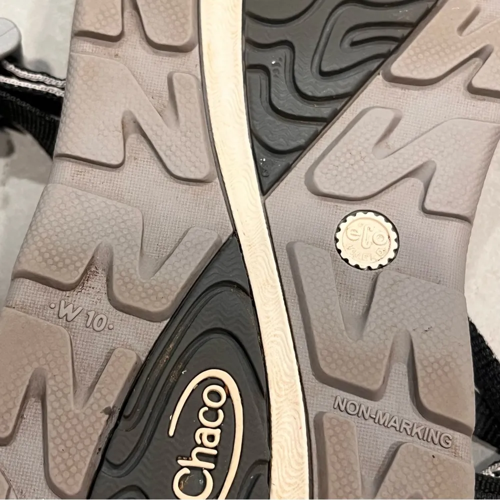Women’s Chaco Gray & Black Classic Strappy Sandals size 10 - Image 8