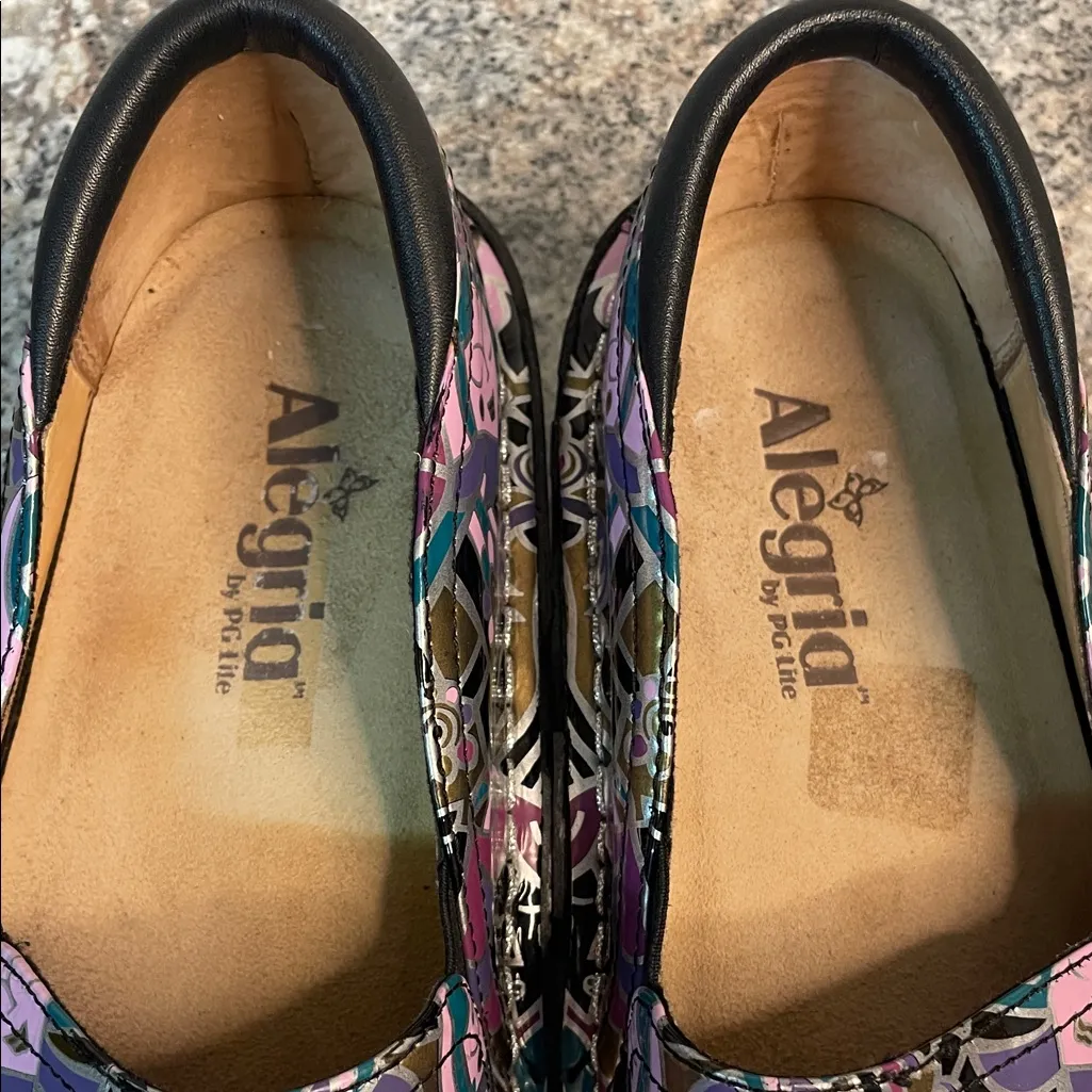 Alegria Women's Black and Pink Patterned Mules - Image 6