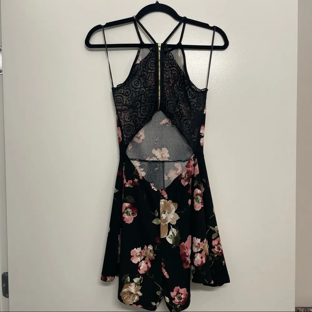 Windsor Floral and Lace Romper - Image 2