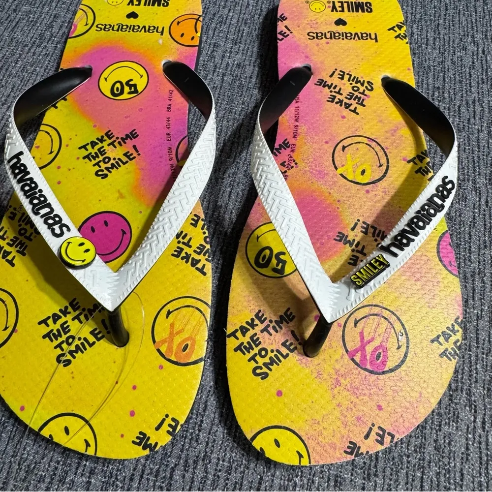 Havaianas X Smiley 50th Anniversary Flip Flops - Image 3
