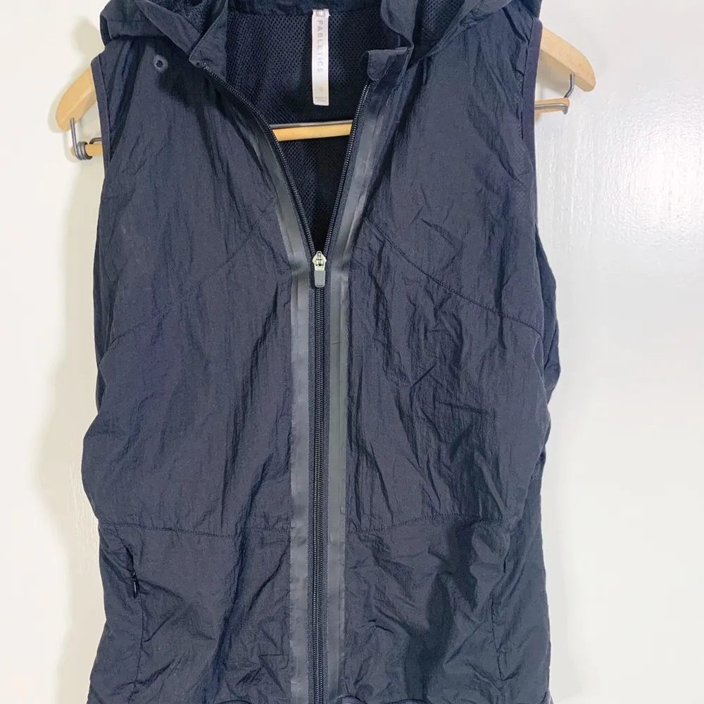 Fabletics S hooded vest elastic waist nylon - Image 3