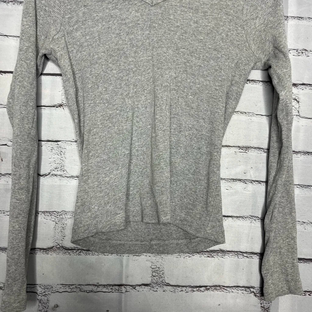 Newport News Vintage Y2K Gray Fitted Long Sleeve Ribbed Top V-Neck Shirt Size M - Image 4