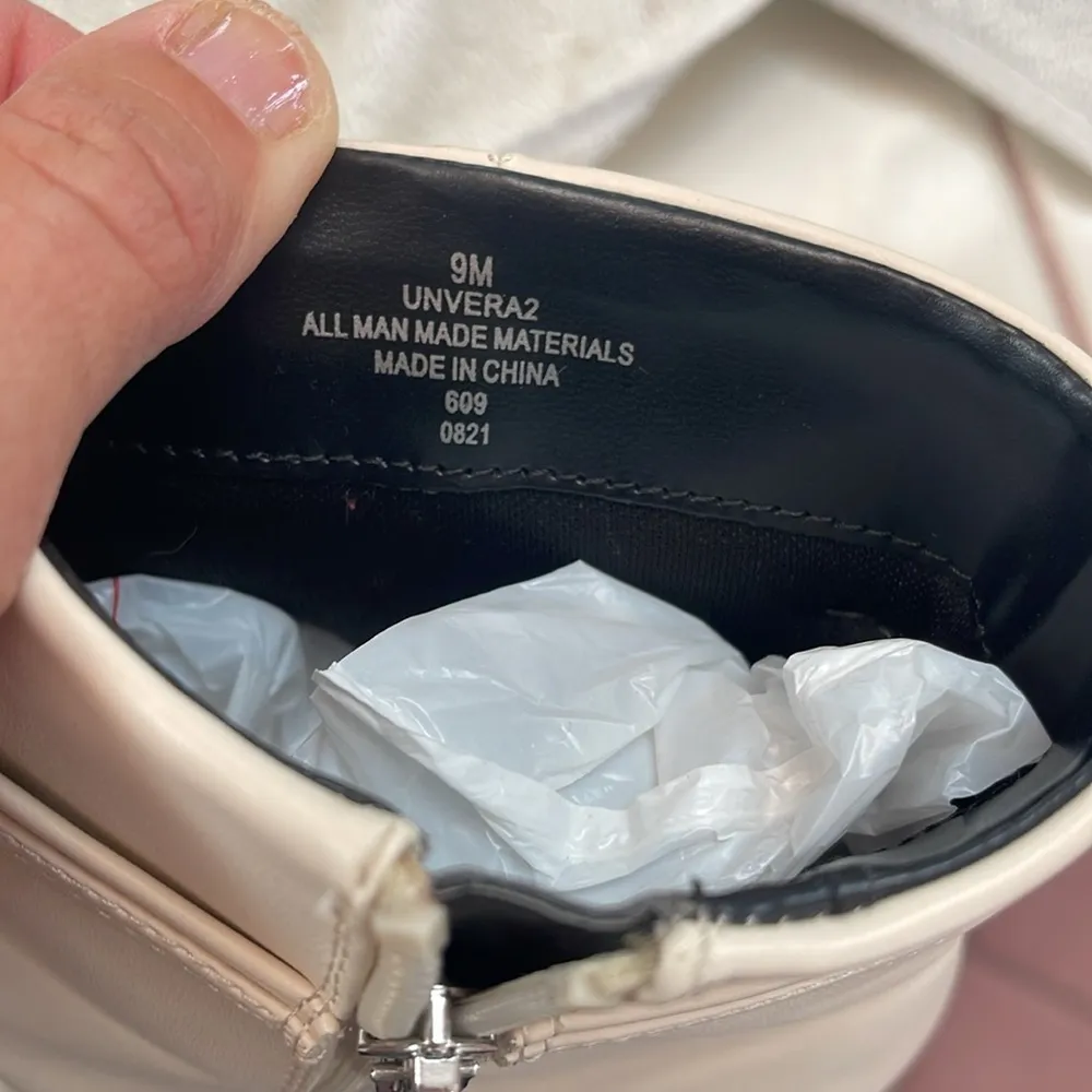 UNISA UNVERA2 cream chain bootie size 9 - Image 8