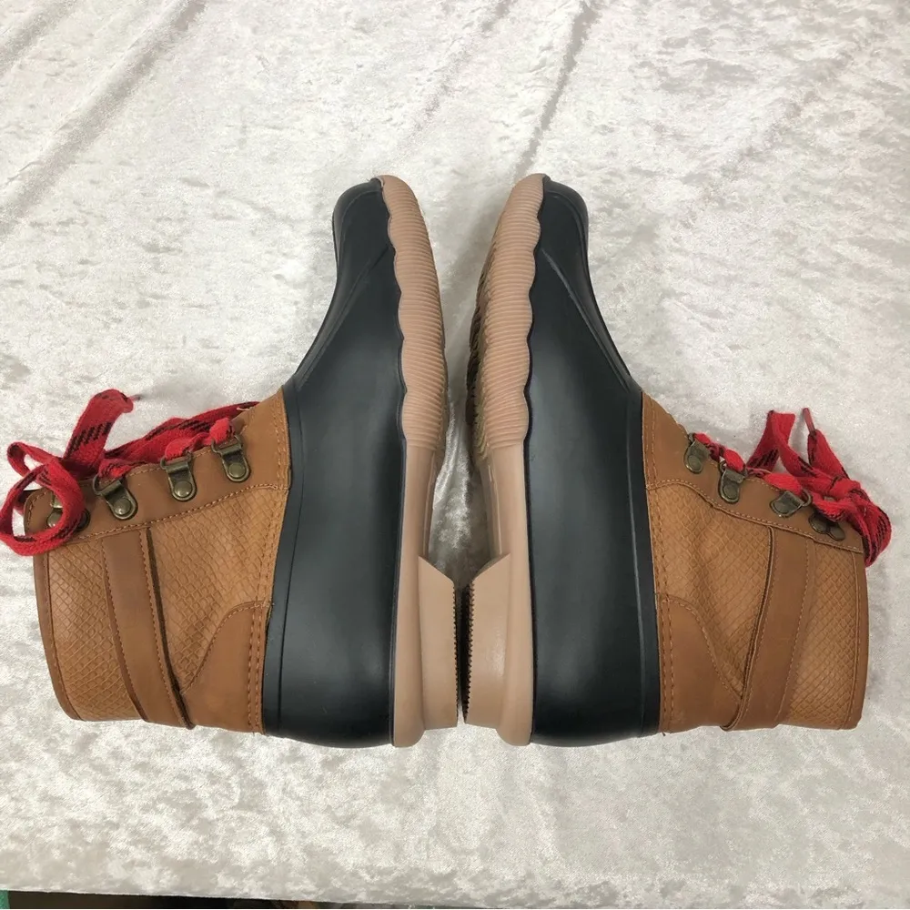 Maurice’s Duck Boots size 7 - Image 5