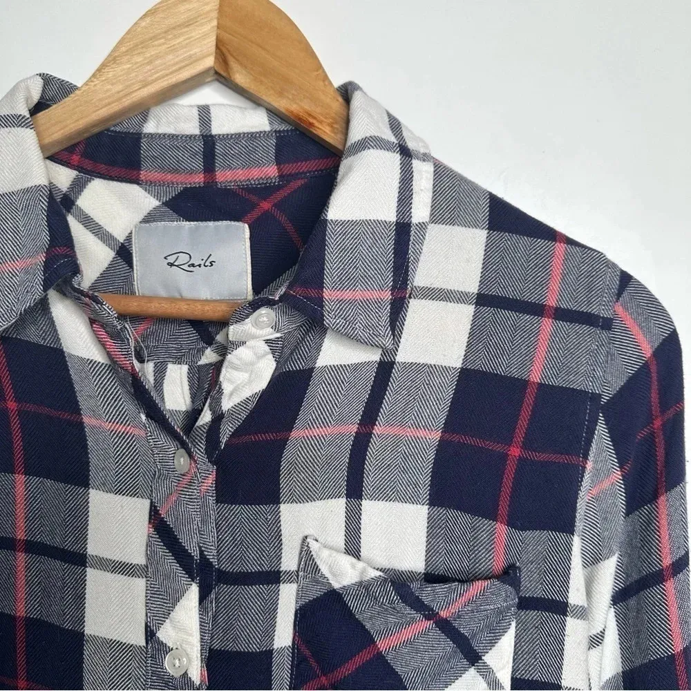 Rails Hunter White Navy Cranberry Button Down Shirt Size XS - Image 3