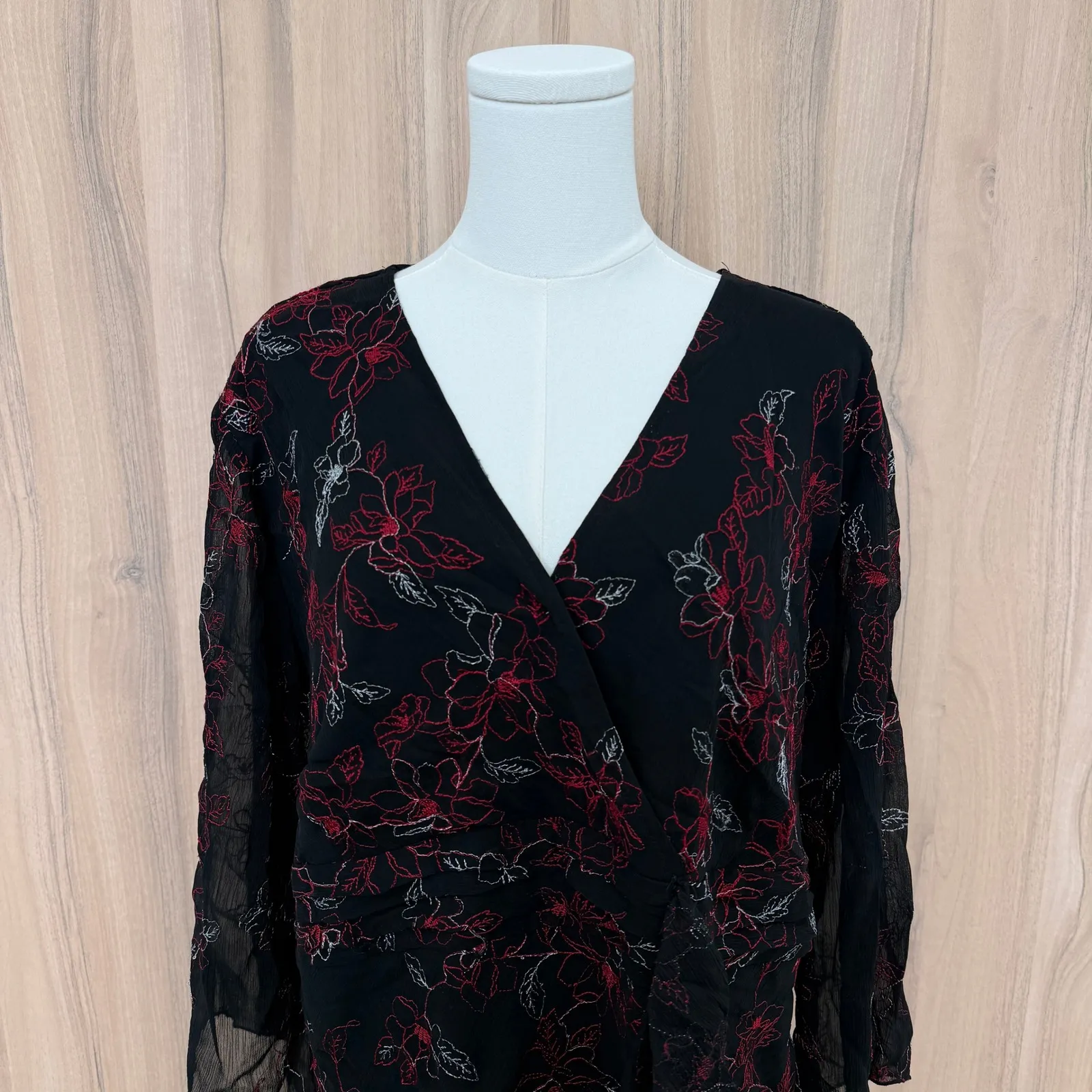 Dressbarn Black Red Floral Blouse Size 2X Whimsigoth‎ Boho - Image 2