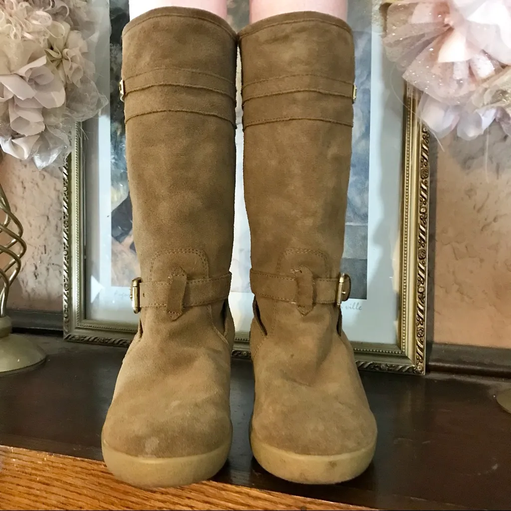 Coach  "TALLULAH" PULL ON SUEDE AND FAUX SHEARLING LINED WINTER BOOTS (5.5) - Image 7