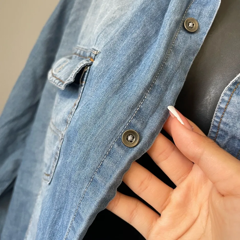 Coastal Classic Blue Button Down Shirt with Denim Appeal Size L - Image 4
