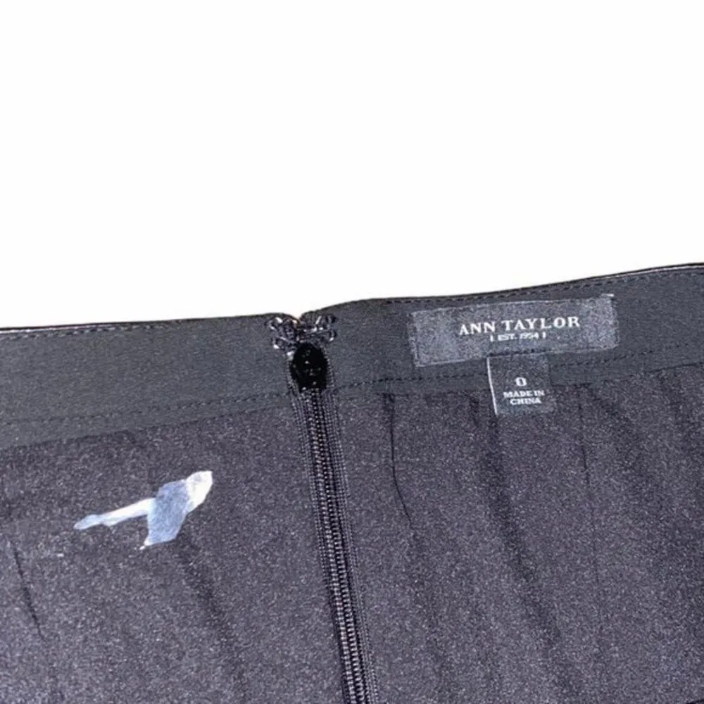 Ann Taylor Black Pleated Back Knee Length Straight Pencil Skirt Women's Size 0 - Image 8