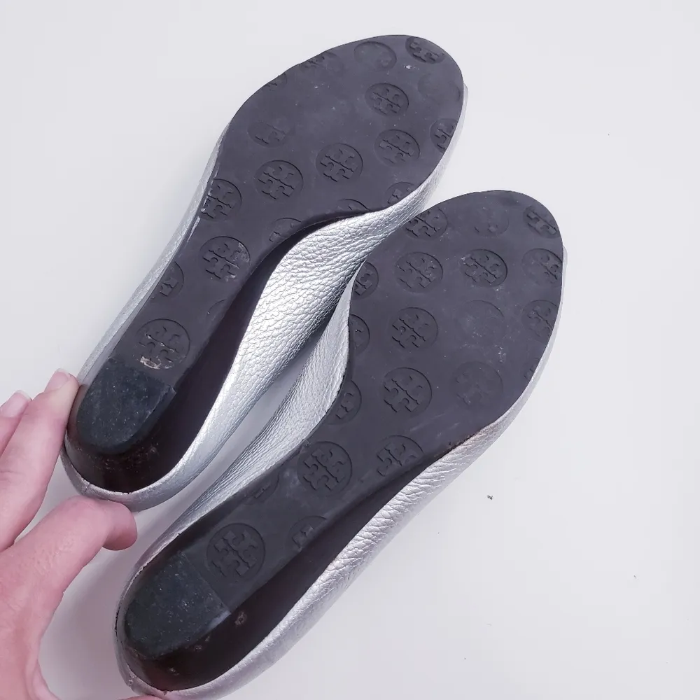 Tory Burch Silver Leather Wedge Pumps - Image 5