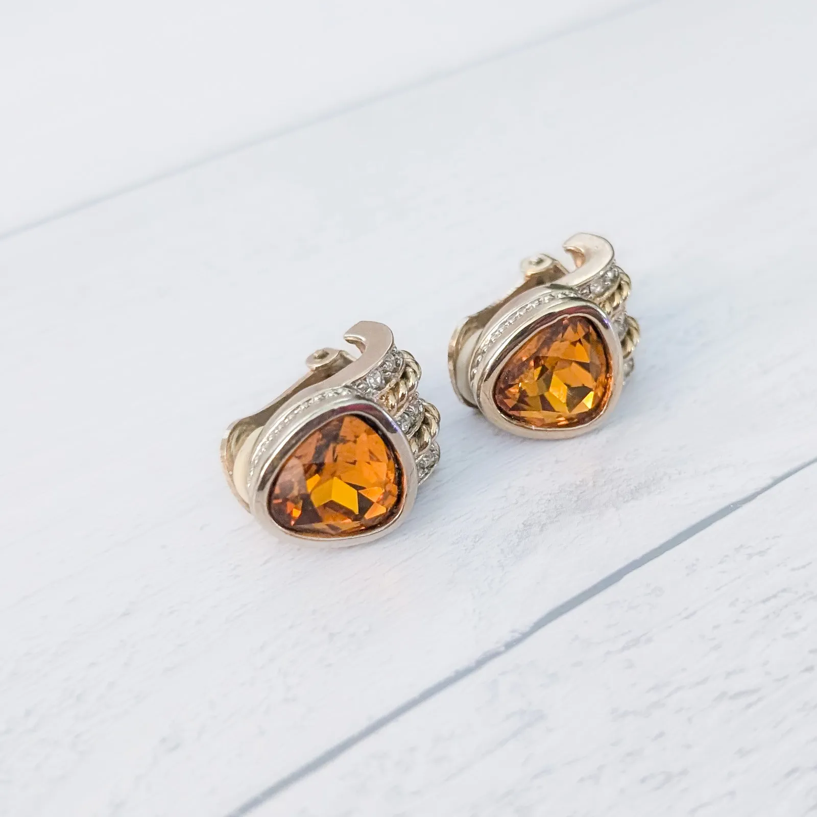 Vintage Clip On Earrings Orange Gem & Clear Gems Gold Tone Chunky - Image 3
