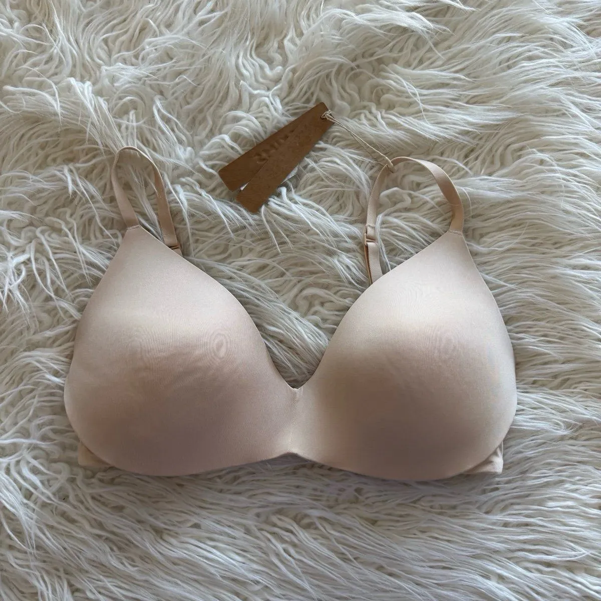 Skims Wireless Form Pushup Plunge Bra Sand Size 34D - Image 3