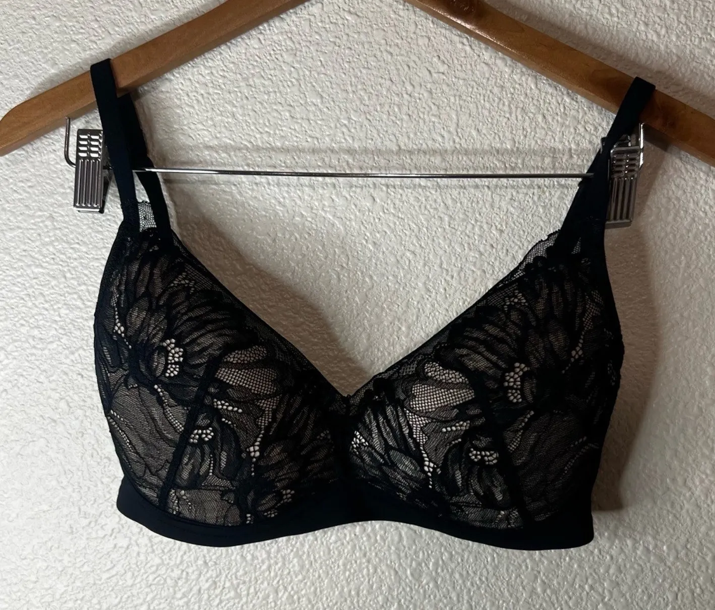 Soma Black Beige Lace Lightly Lined Wireless Bra Adjustable Straps Mesh 32DD - Image 1