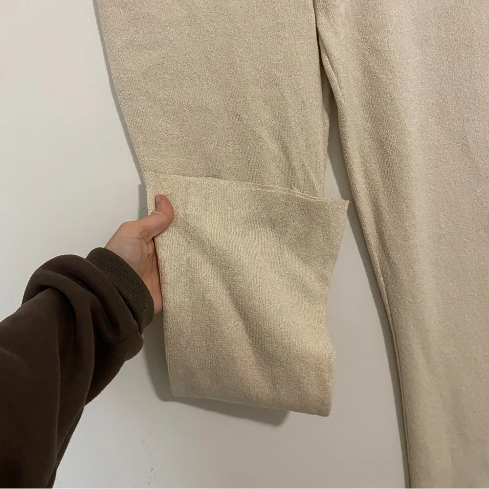 White Fox Beige Flare Leg Pull On Lounge Pants size Medium - Image 4