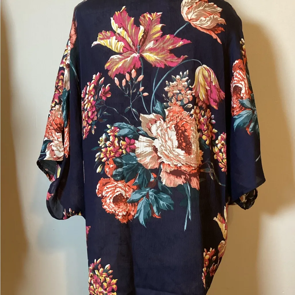 🌟NWT🌟 UMGEE  SHEER NAVY FLORAL OVERSIZED V-NECK KNOTTED FRONT THROW-OVER SIZE LG - Image 3