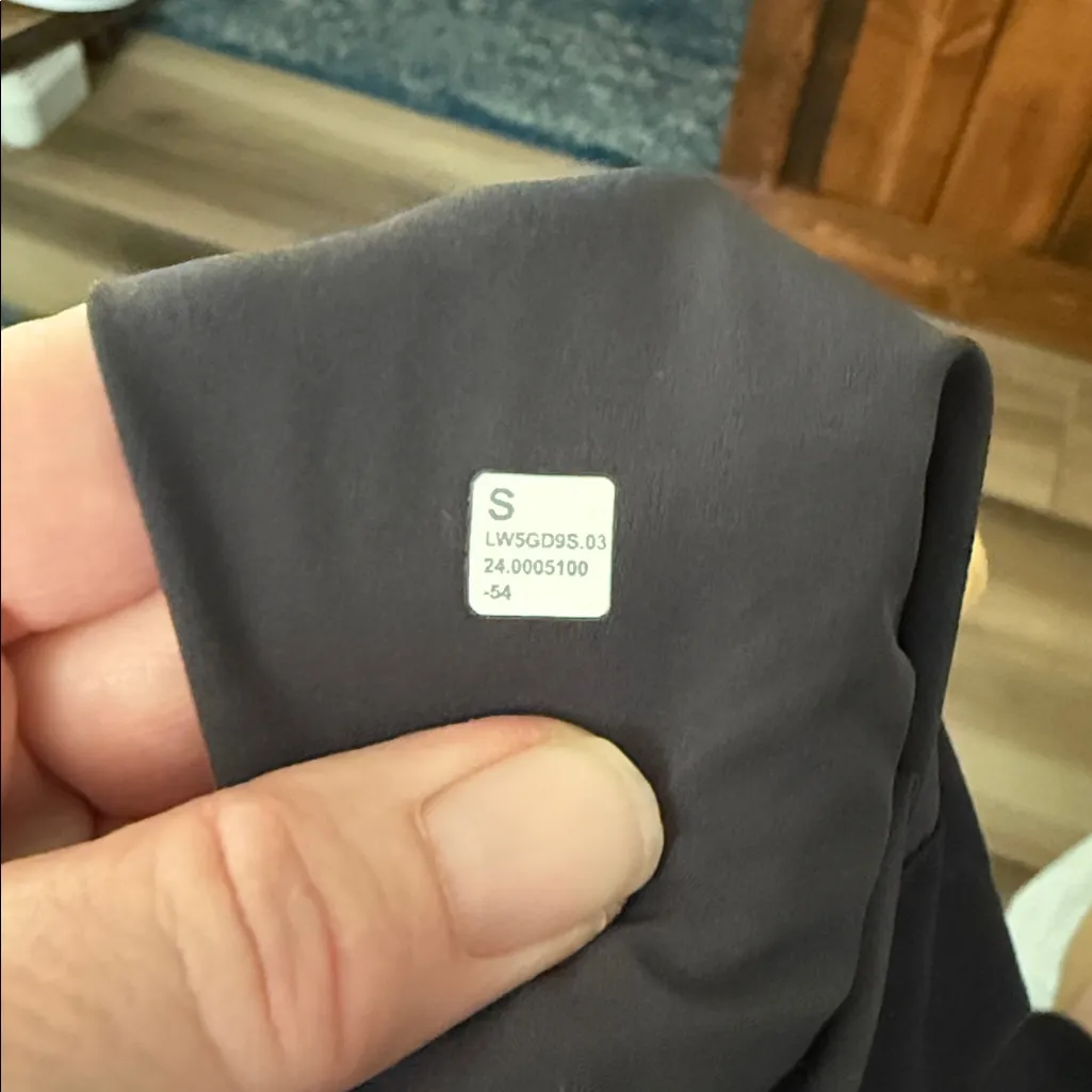 Lululemon Lightweight Adjustable Mid-Rise Cargo Pant, Black, Size S - Image 8