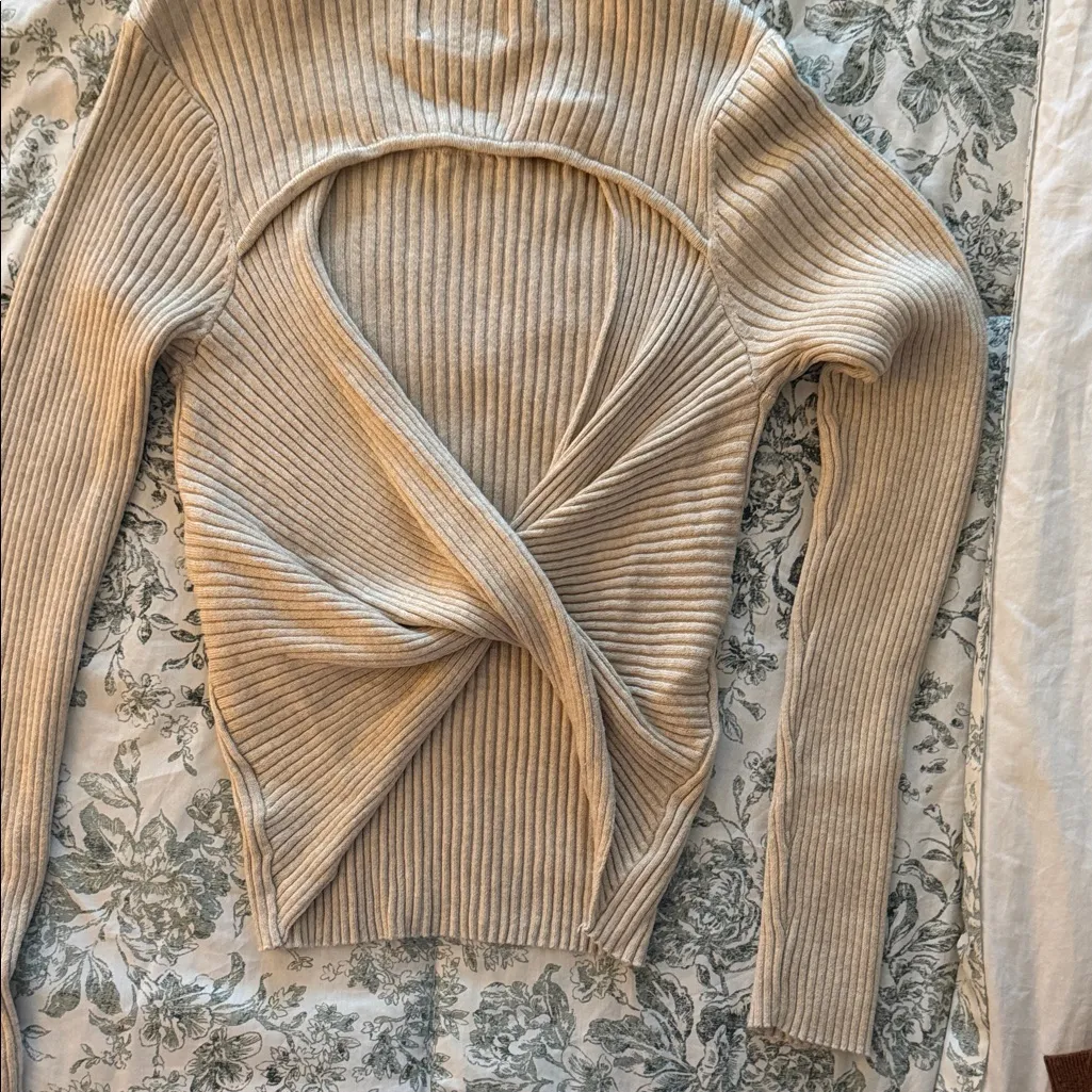 Zara Light Beige Ribbed Crew Neck Sweater - Image 6