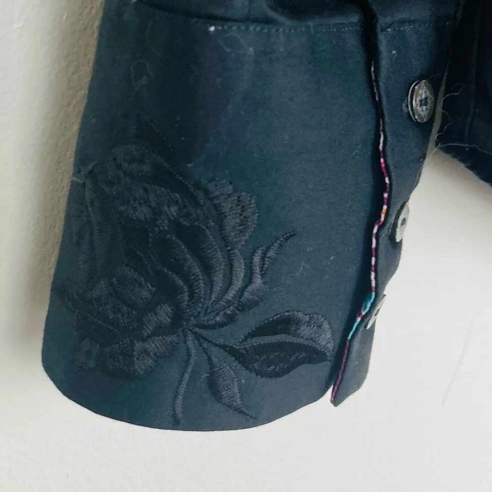 Robert Graham western style button front black on black embroidered shirt. Small - Image 6