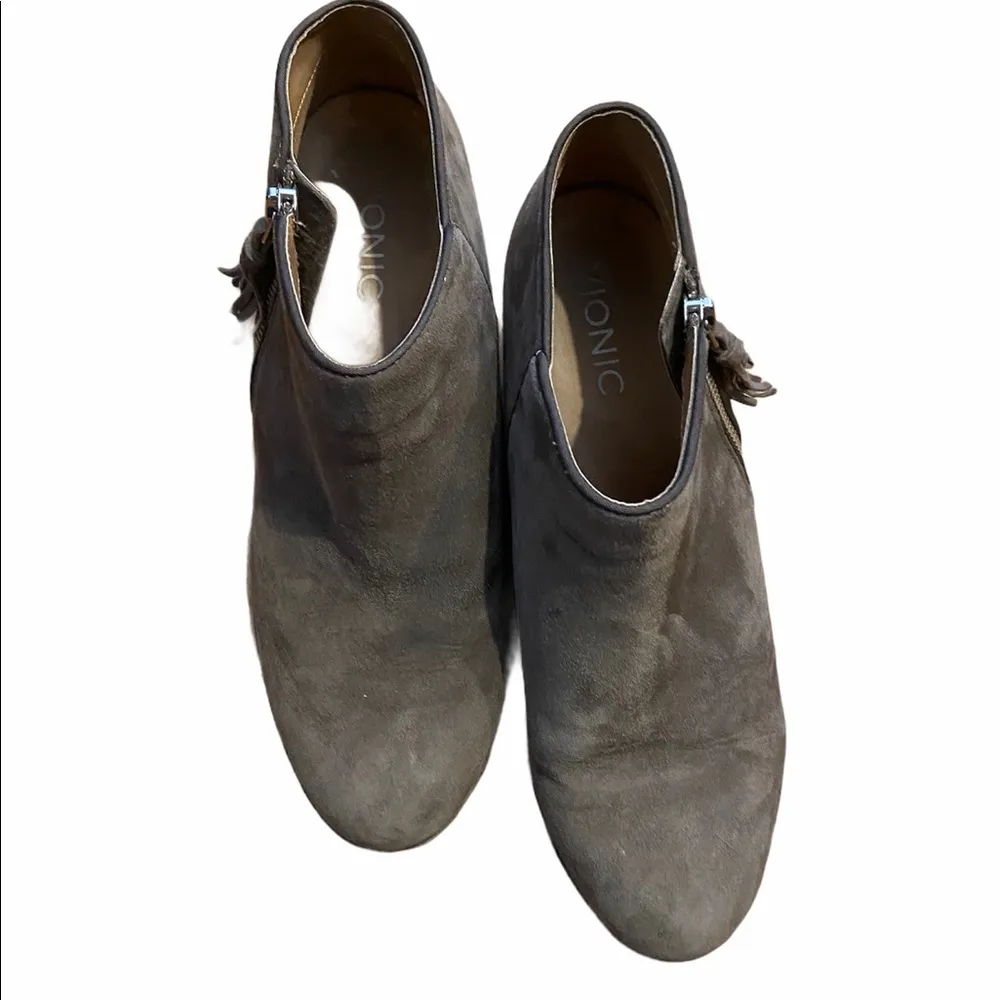 Vionic  Serena Tan Kid Suede Size 8 Booties. - Image 2