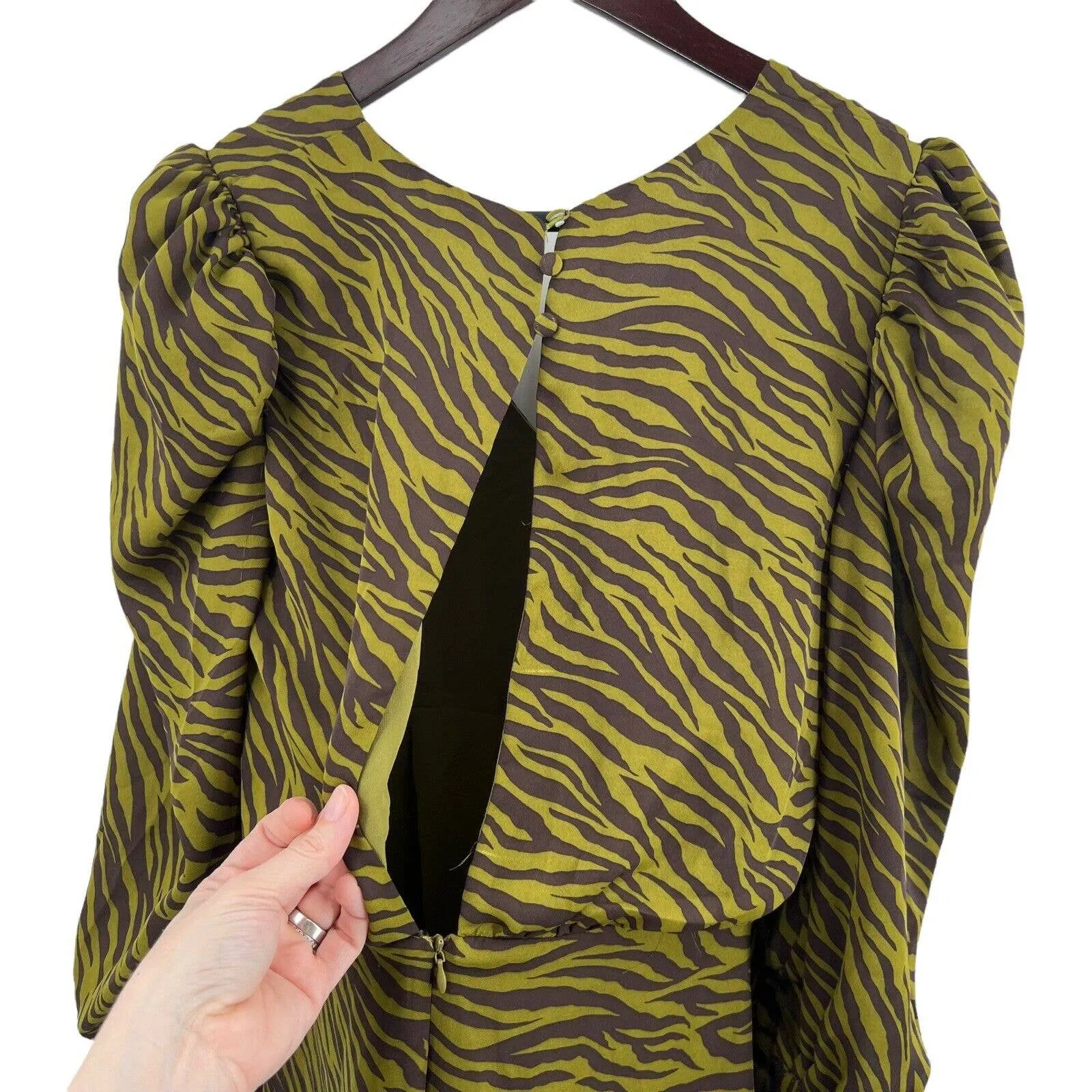 Moon River Anthropologie Tiger Animal Stripe Ruched‎ Green Midi Size M Estimated - Image 9