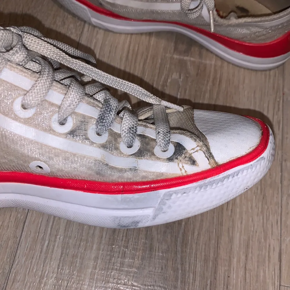 Converse All Star Chuck Taylor beige red low top sneakers - Image 3