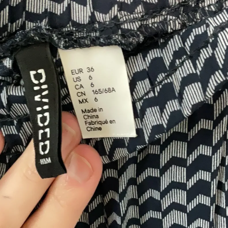 H&M Divided Navy and White Chevron Pants - Image 3