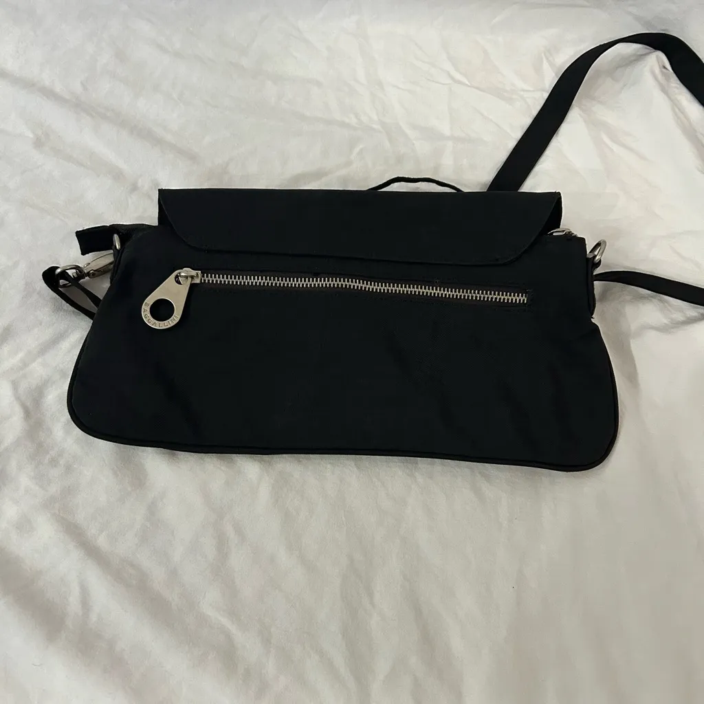 Baggallini Nylon Front Clasp‎ Crossbody Purse Black - Image 2
