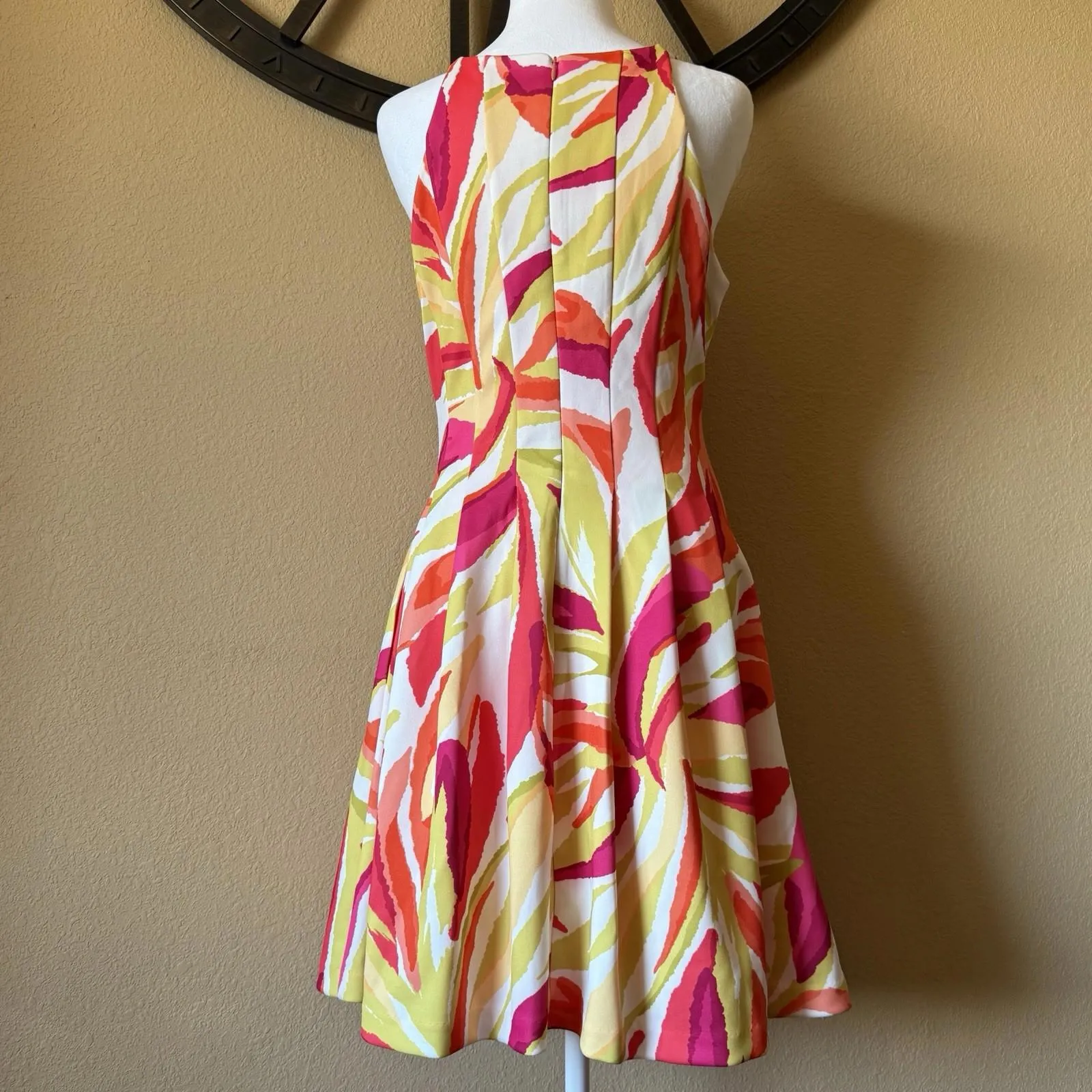 VINCE CAMUTO Pink Orange Floral Fit & Flare Scuba Dress Pockets Lined Size 8 - Image 3