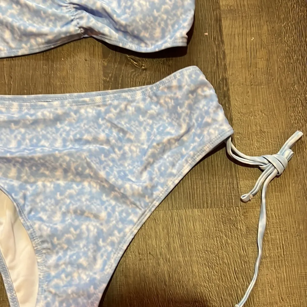 NEW Light blue cloud print Shein size medium bikini great for vacay and beach - Image 3