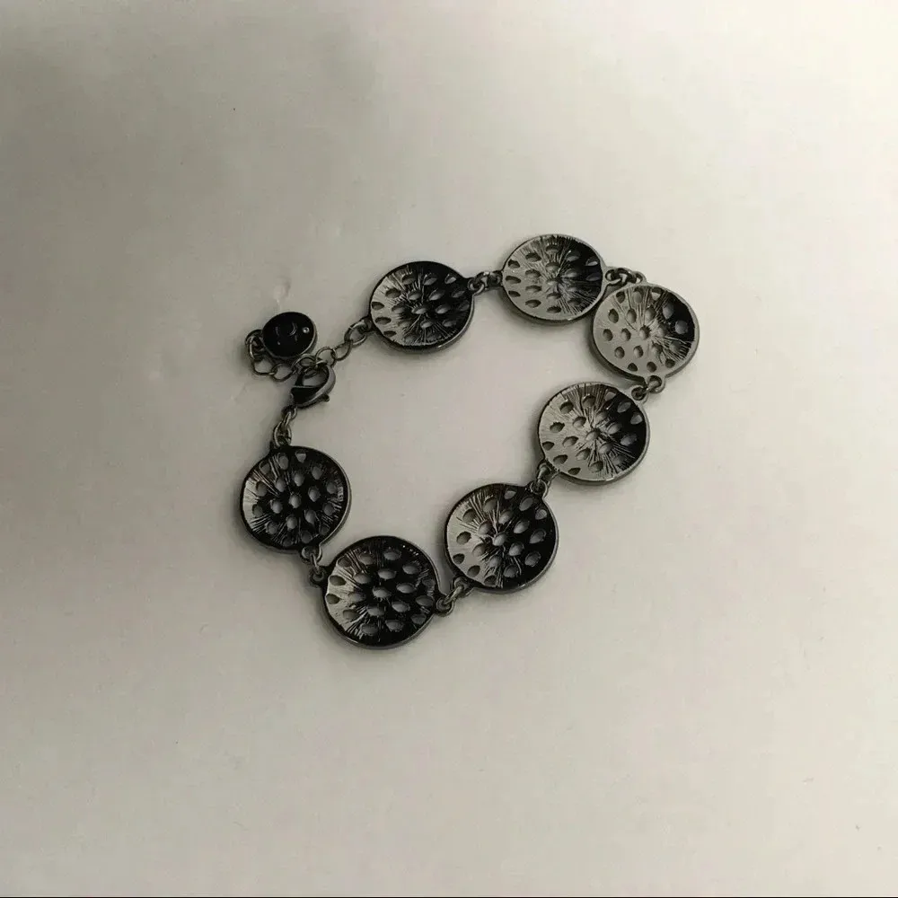 Liz Claiborne Circle‎ Linked Bracelet - Image 3