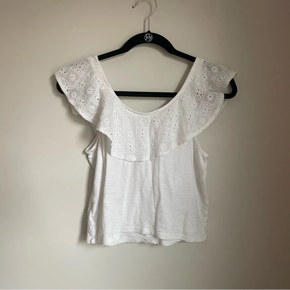 American Eagle White Ruffled Eyelet Flutter Sleeve Blouse Dainty White Top - Image 4