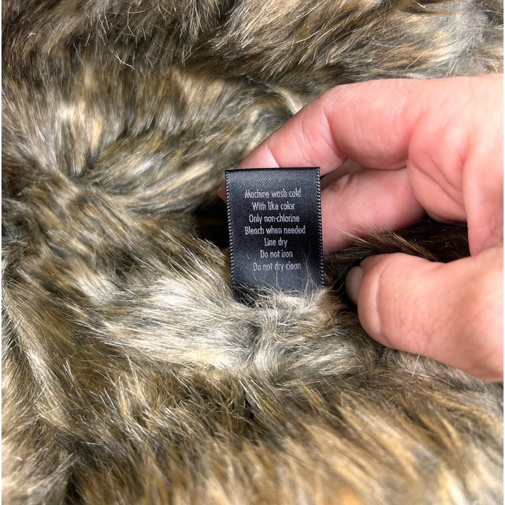 Quest Faux Fur Aviator Bomber Hat in Black Nylon and Brown Fur size M/L - Image 13