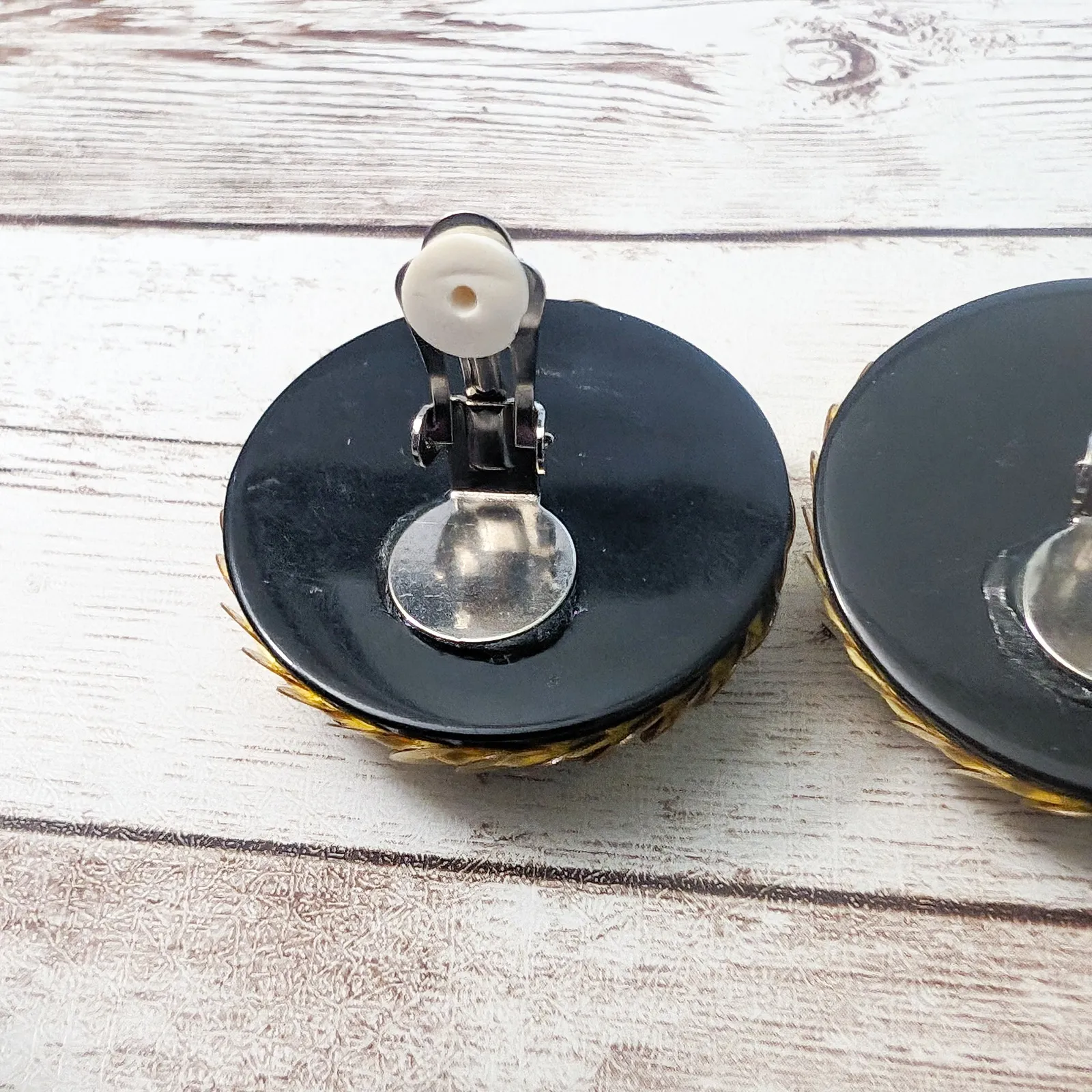 Vintage Clip On Earrings - Image 7