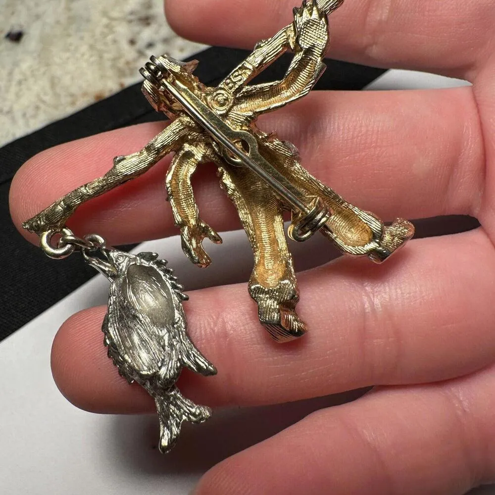 Vintage Signed BSK Gold Tone Brooch Pin Fisherman /Fish Charm Missing Stones - Image 10