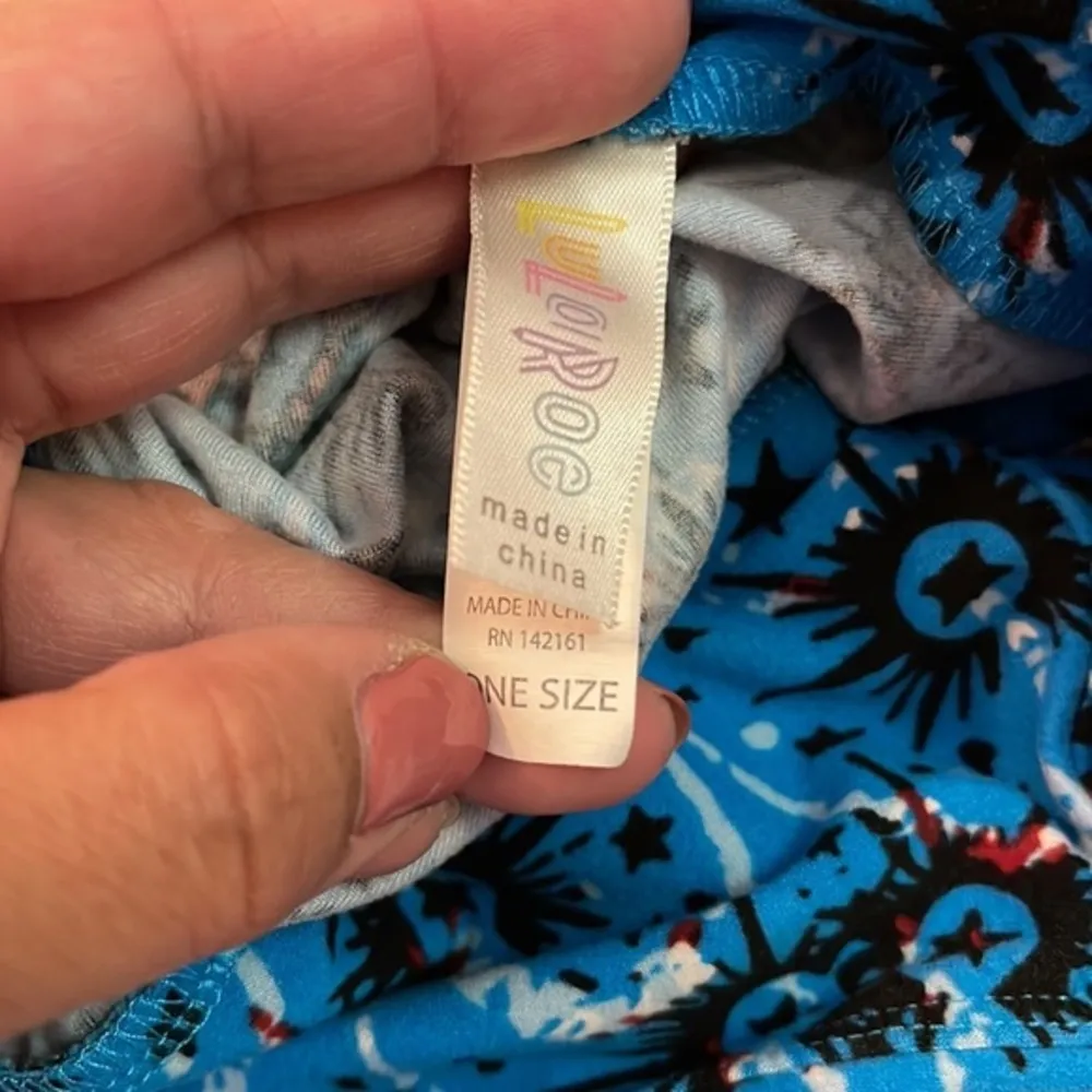 Lularoe Blue Black Stars Abstract Leggings One Size New Condition #4341 - Image 4